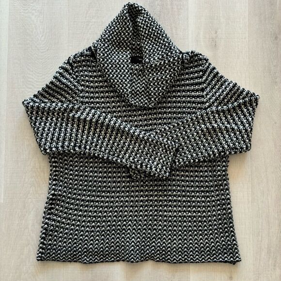 Aqua Black & White Cowl Neck Sweater Size Large - Picture 4 of 4